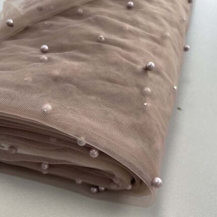 Minkštas tiulis su karoliukais Šviesiai rudas