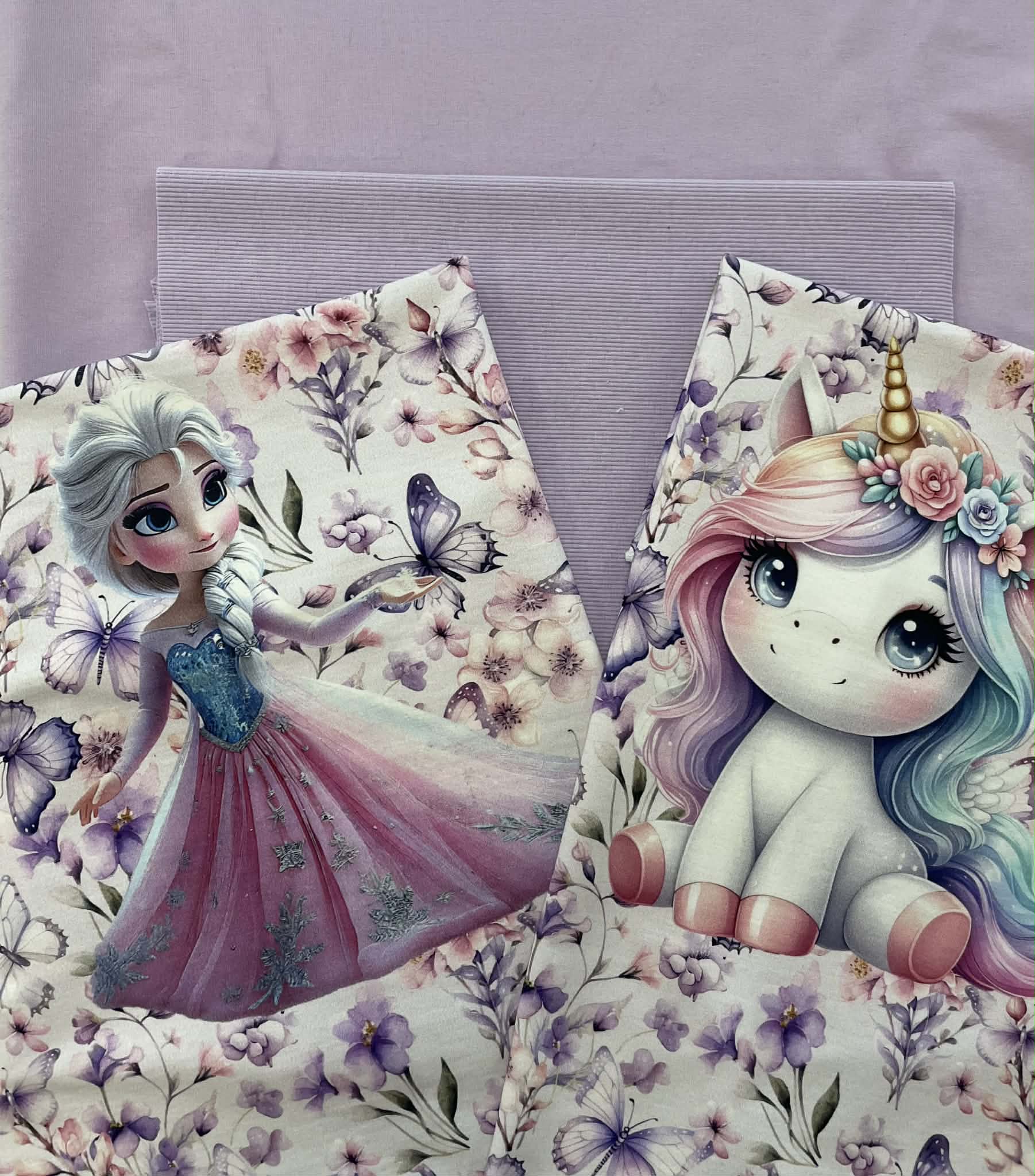 Kilpinio trikotažo, kilpinio trikotažo motyvų ir RIB trikotažo rinkinys Alyvinė Elza ir Vienaragis Kilpinio trikotažo, kilpinio trikotažo motyvų ir RIB trikotažo rinkinys Alyvinė Elza ir Vienaragis