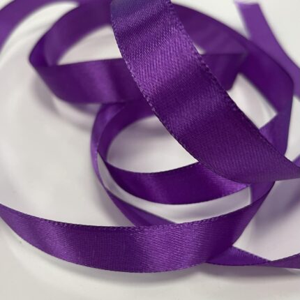 Atlasinė juostelė 15mm, ryški violetinė (minkštesnė) — siuvimo juostelė | Trys Pelėdos