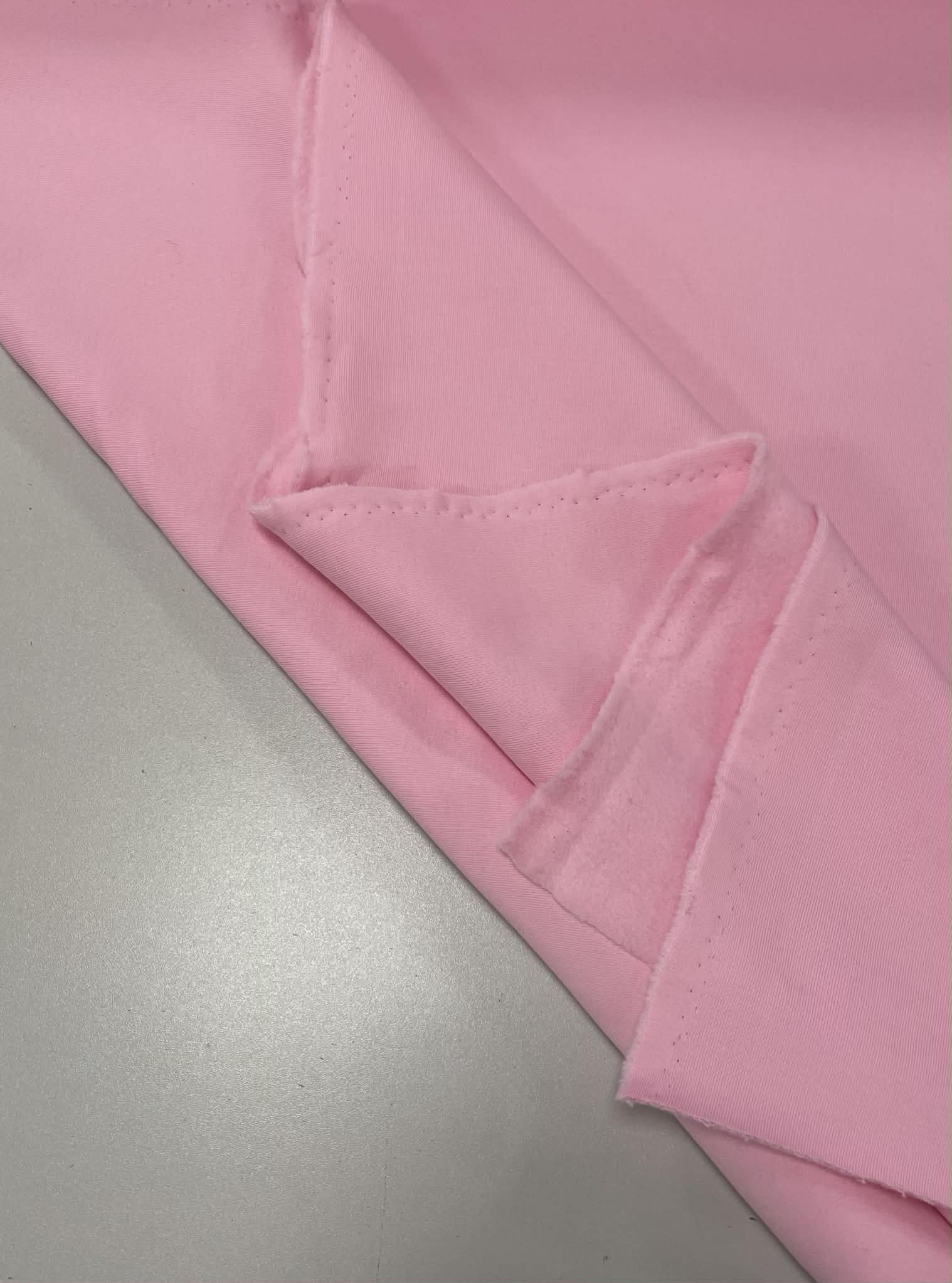 Pašiltintas, storas trikotažas Baby Pink Pašiltintas, storas trikotažas Baby Pink — trikotažas | Trys Pelėdos