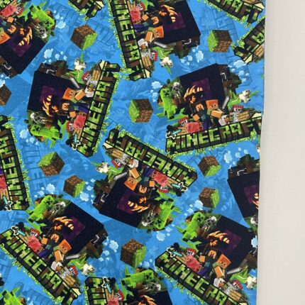 Kilpinis, skaitmeninės spaudos trikotažas Minecraft mėlynam fone