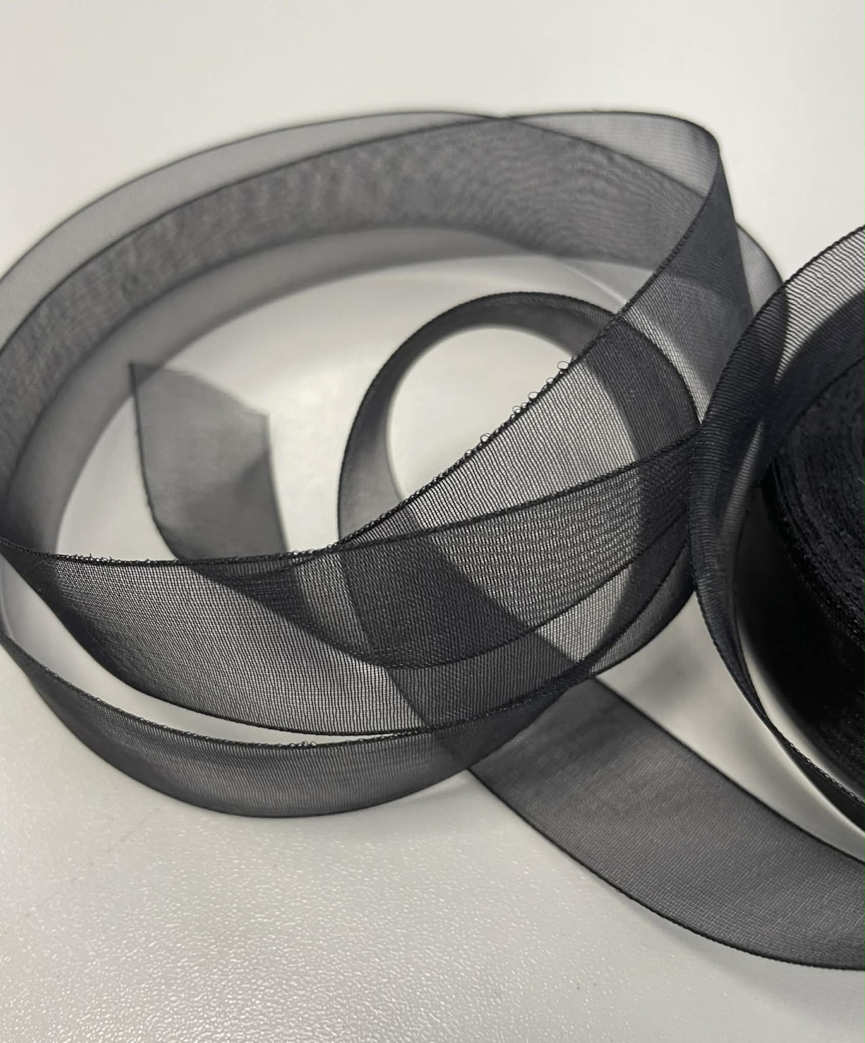 Organzos dekoratyvinė juostelė 19 mm, juoda Organzos dekoratyvinė juostelė 19 mm, juoda
