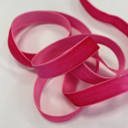 Dekoratyvinė veliūrinė juostelė, 16 mm, ryški rožinė