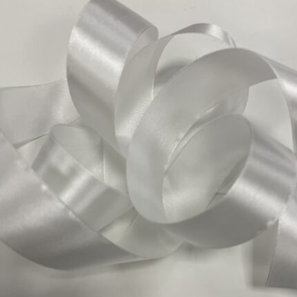 Atlasinė juostelė 30mm,pieno baltumo