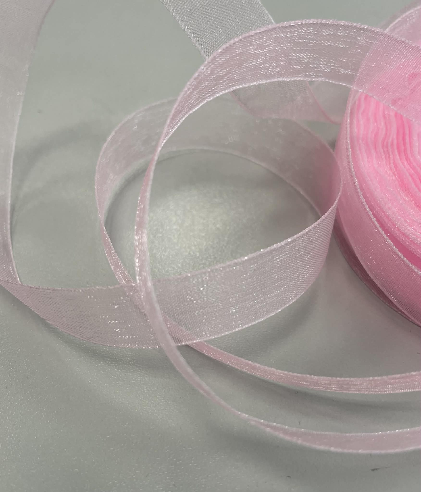 Organzos dekoratyvinė juostelė 13 mm, šviesiai rožinė Organzos dekoratyvinė juostelė 13 mm, šviesiai rožinė