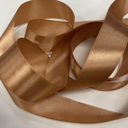 Atlasinė juostelė 30mm,šviesiai ruda (minkštesnė) — siuvimo juostelė | Trys Pelėdos