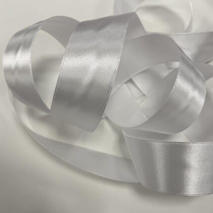 Atlasinė juostelė 30mm,balta