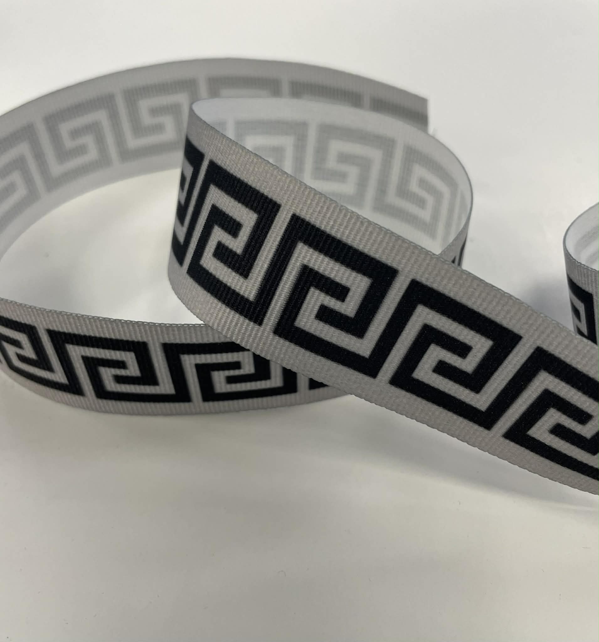 Dekoratyvinė juostelė, 30 mm Dekoratyvinė juostelė, 30 mm — siuvimo juostelė | Trys Pelėdos