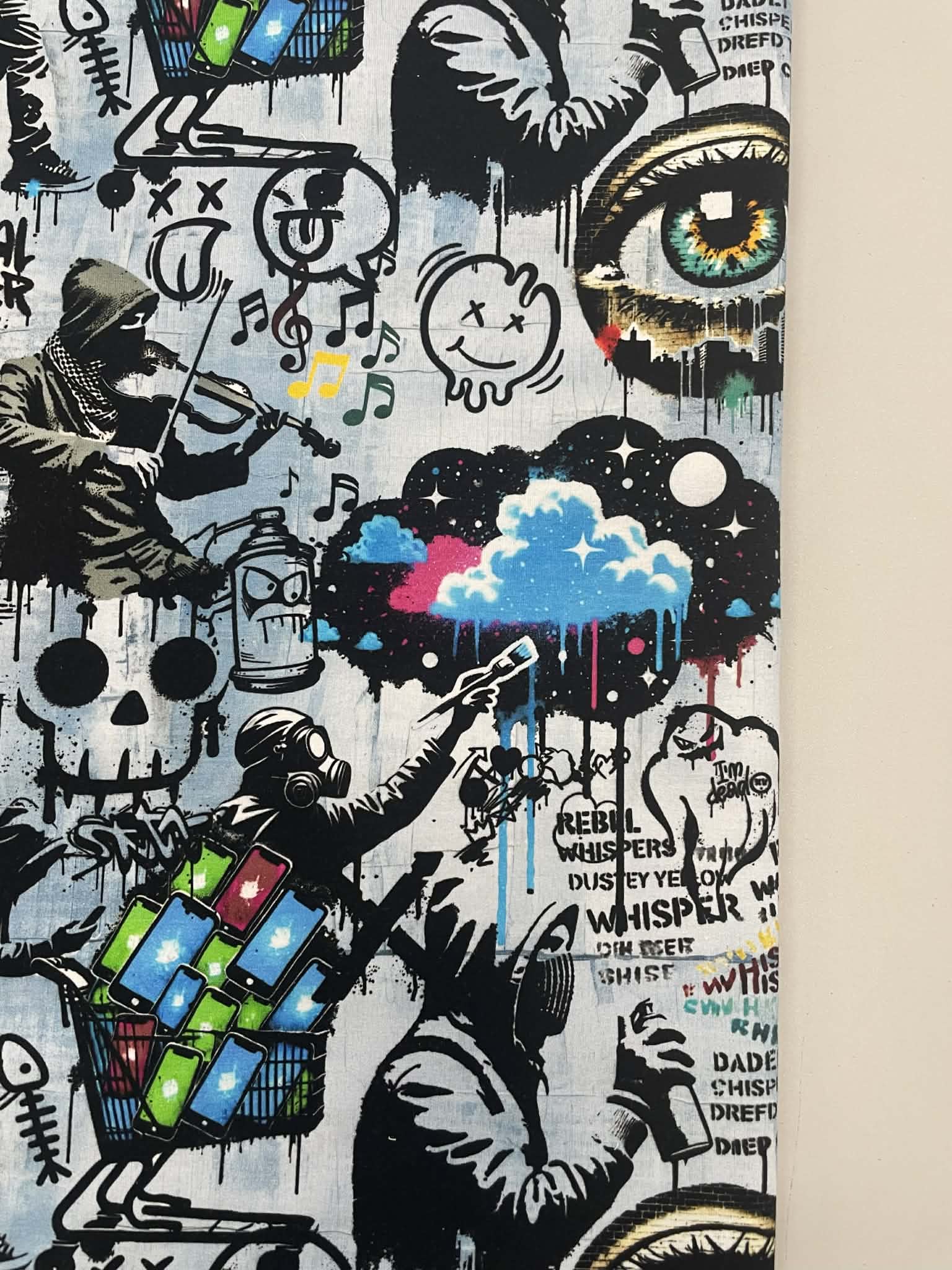 Kilpinis, skaitmeninės spaudos trikotažas Grafiti piešiniai Kilpinis, skaitmeninės spaudos trikotažas Grafiti piešiniai — trikotažas | Trys Pelėdos