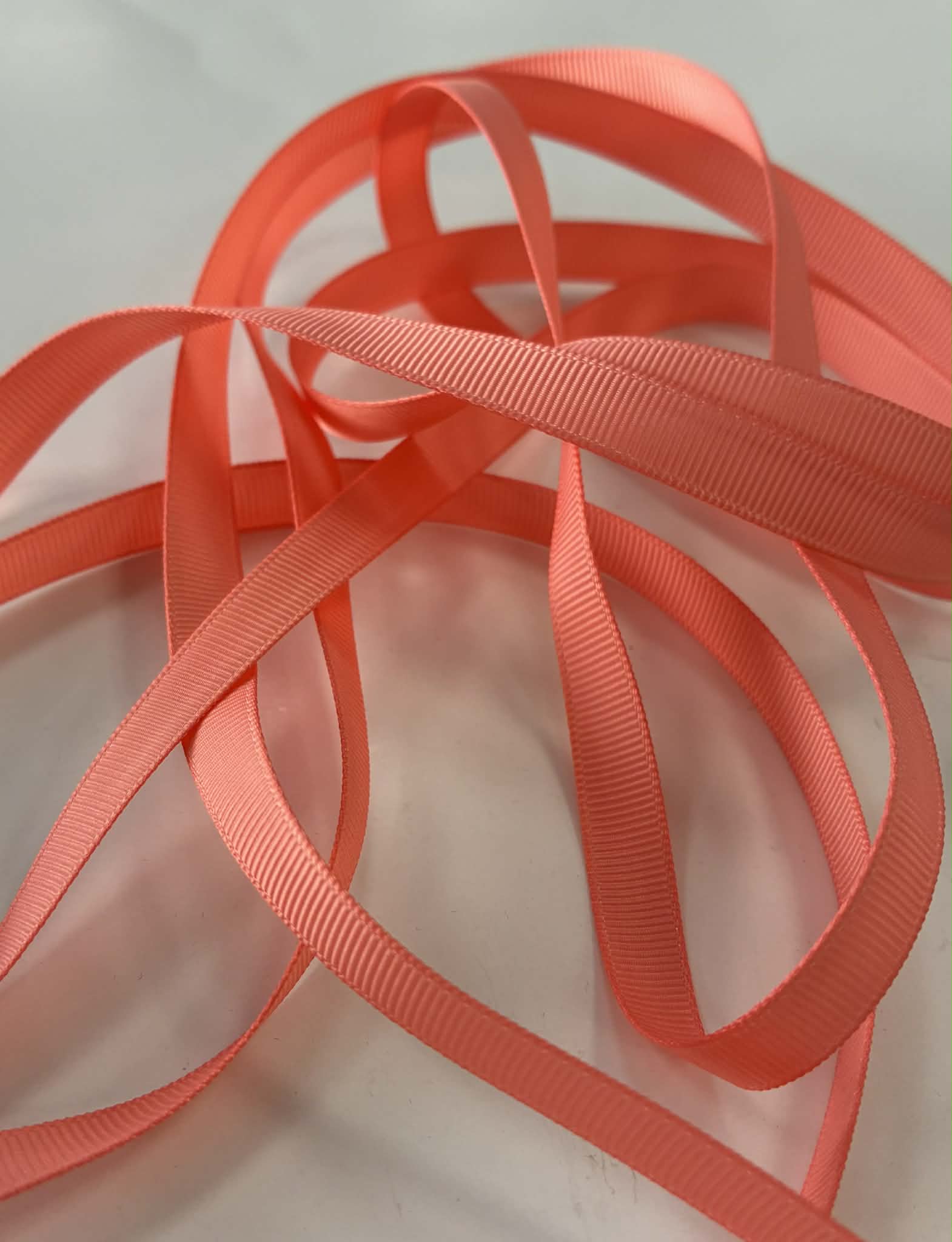 Grosgrain juostelė, 9 mm Ryški persikinė 28