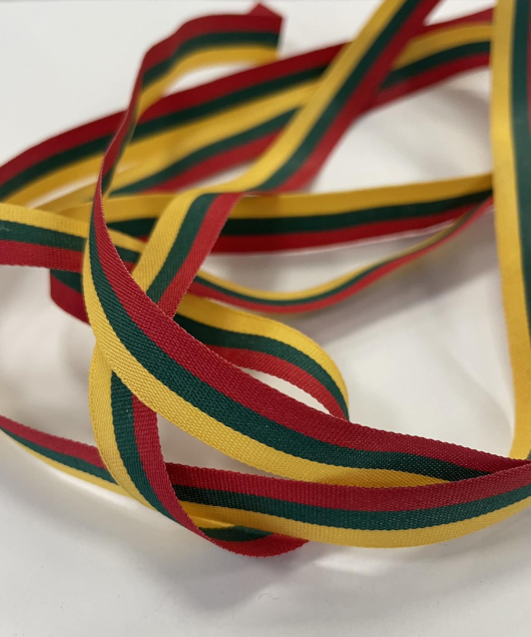 Dekoratyvinė juostelė, Trispalvė 15 mm Dekoratyvinė juostelė, Trispalvė 15 mm