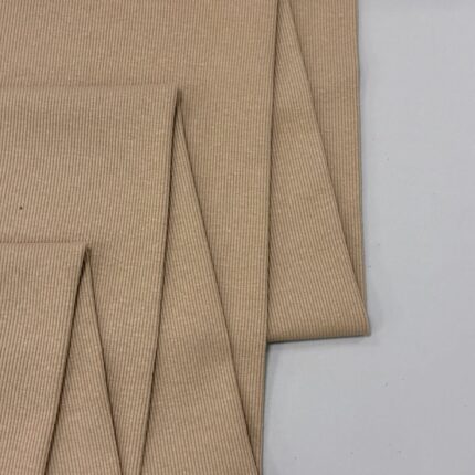 Vidutinio storumo Rib trikotažas Smėlinis
