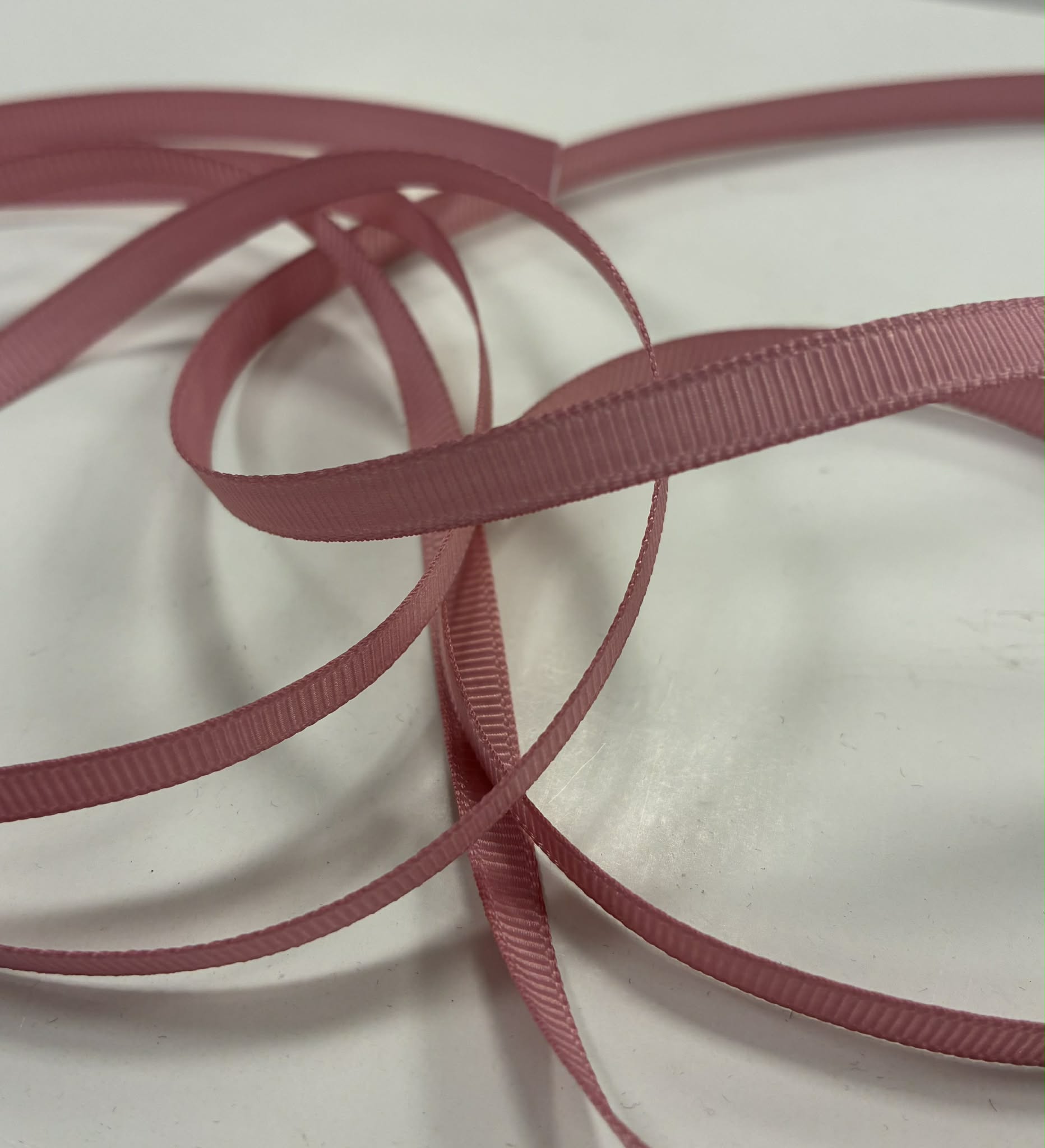 Grosgrain juostelė, 6 mm Pelenų rožė 14 Grosgrain juostelė, 6 mm Pelenų rožė 14
