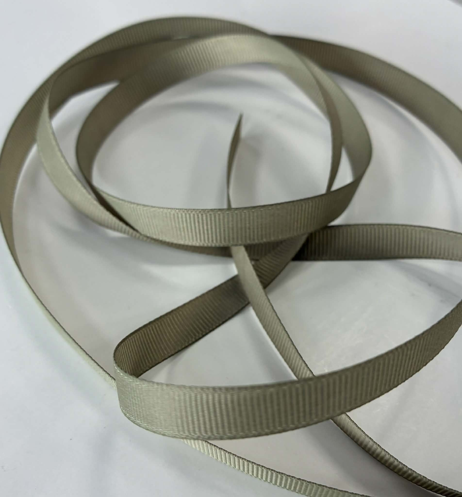 Grosgrain juostelė, 9 mm Chaki 42