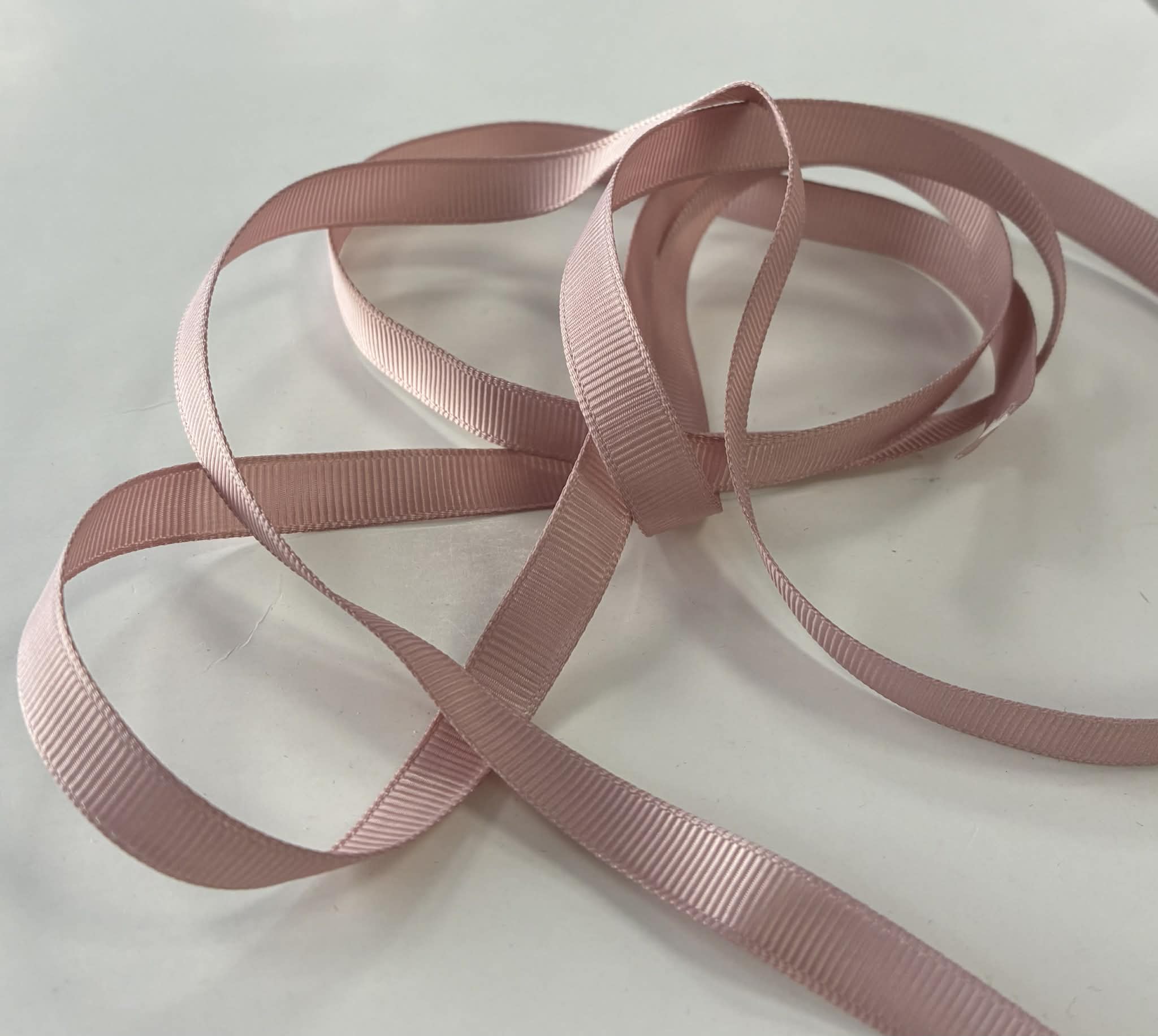 Grosgrain juostelė, 9 mm Pelenų rožė 36 Grosgrain juostelė, 9 mm Pelenų rožė 36