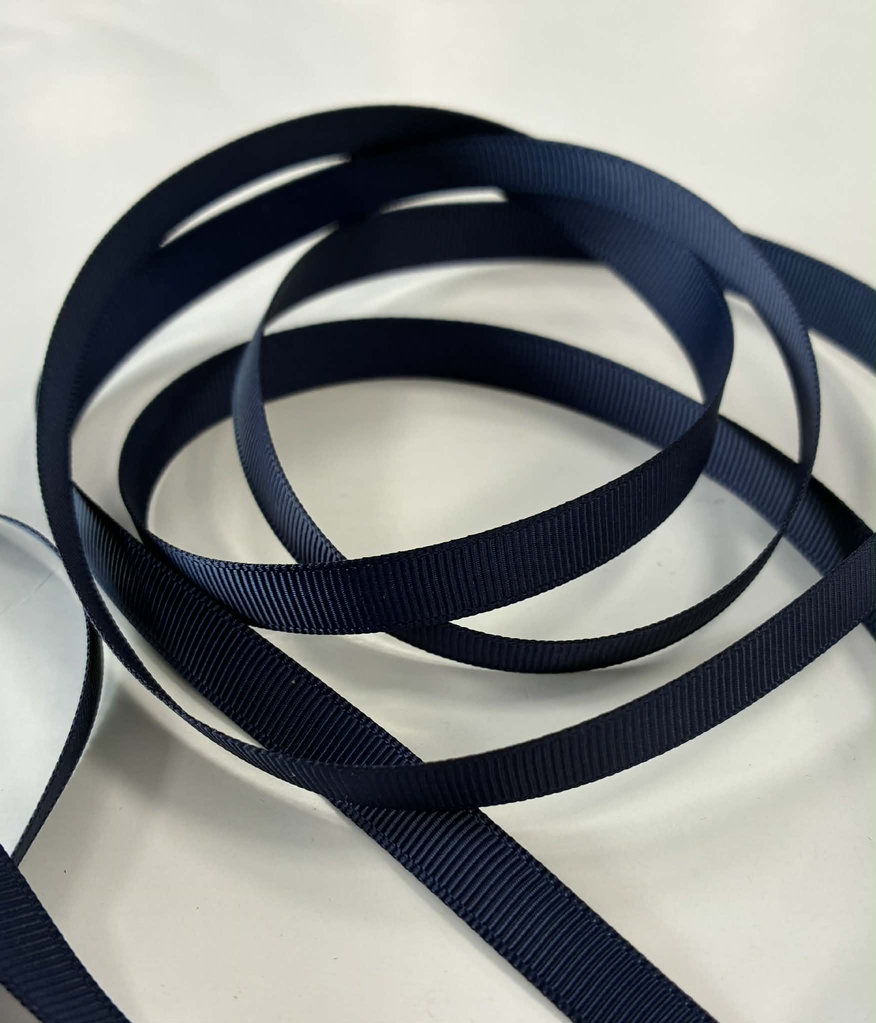 Grosgrain juostelė, 9 mm Tamsiai mėlynas 25 Grosgrain juostelė, 9 mm Tamsiai mėlynas 25