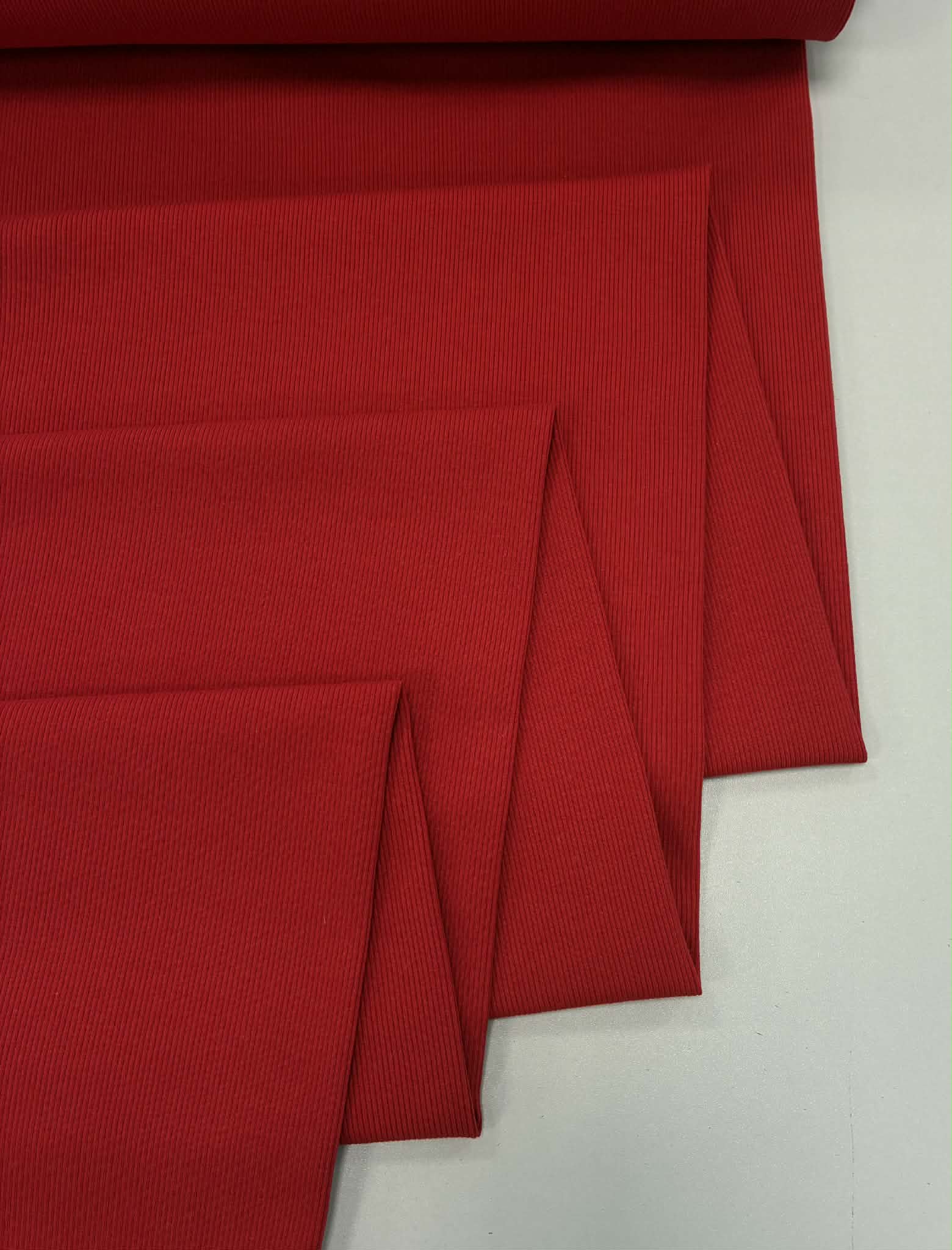 Vidutinis rib trikotažas RUBY RED Vidutinis rib trikotažas RUBY RED