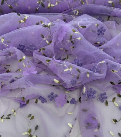 Siuvinėtas tiulis su gėlytėmis, violetinis