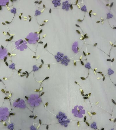 Siuvinėtas tiulis su gėlytėmis, violetinis