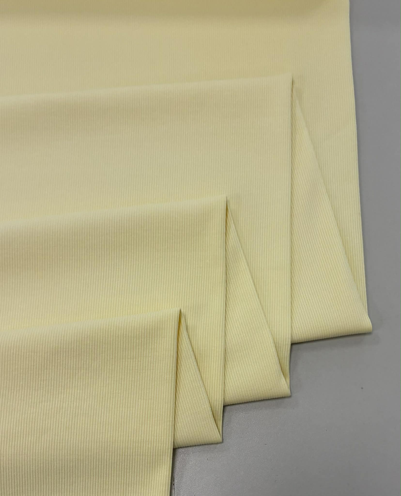 Vidutinis rib trikotažas LEMON ICING