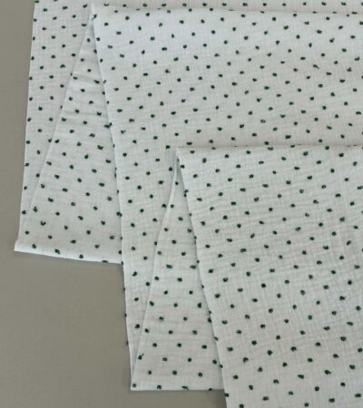 Medvilninis double gauze muslinas Baltas su žaliais taškiukais