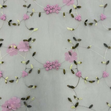 Siuvinėtas tiulis su gėlytėmis, rožinis