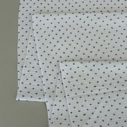 Medvilninis double gauze muslinas Baltas su melsvais taškiukais