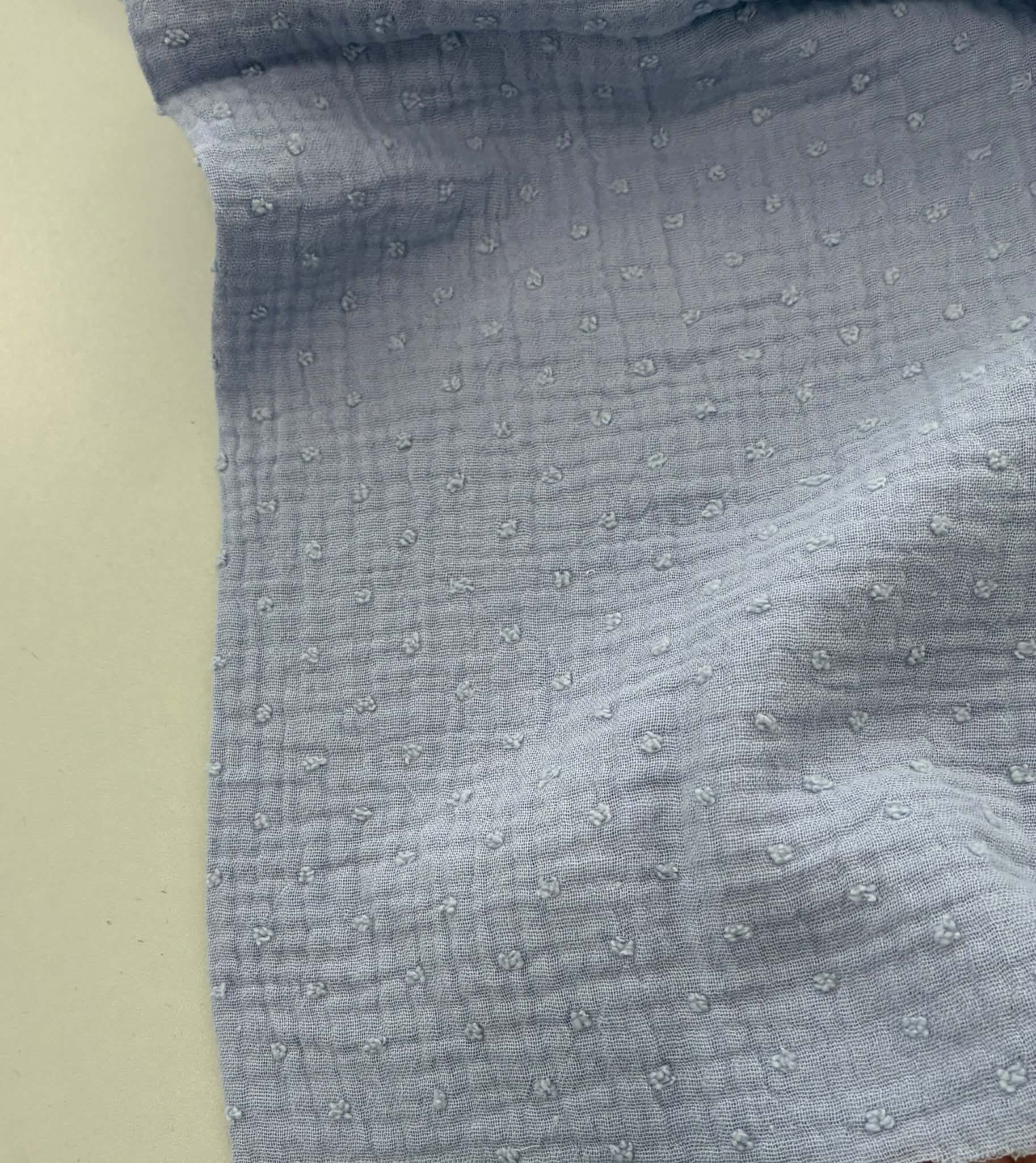 Medvilninis double gauze muslinas Melsvas su taškiukais