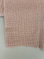 Medvilninis double gauze muslinas Pelenų rožės su taškiukais