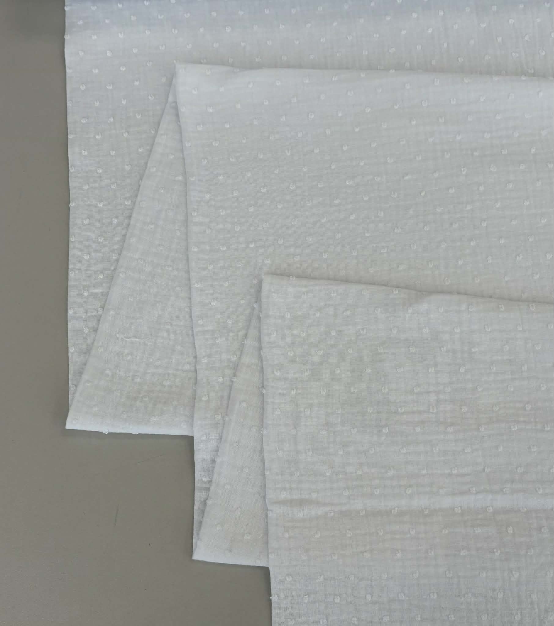 Medvilninis double gauze muslinas Baltas su taškiukais Medvilninis double gauze muslinas Baltas su taškiukais