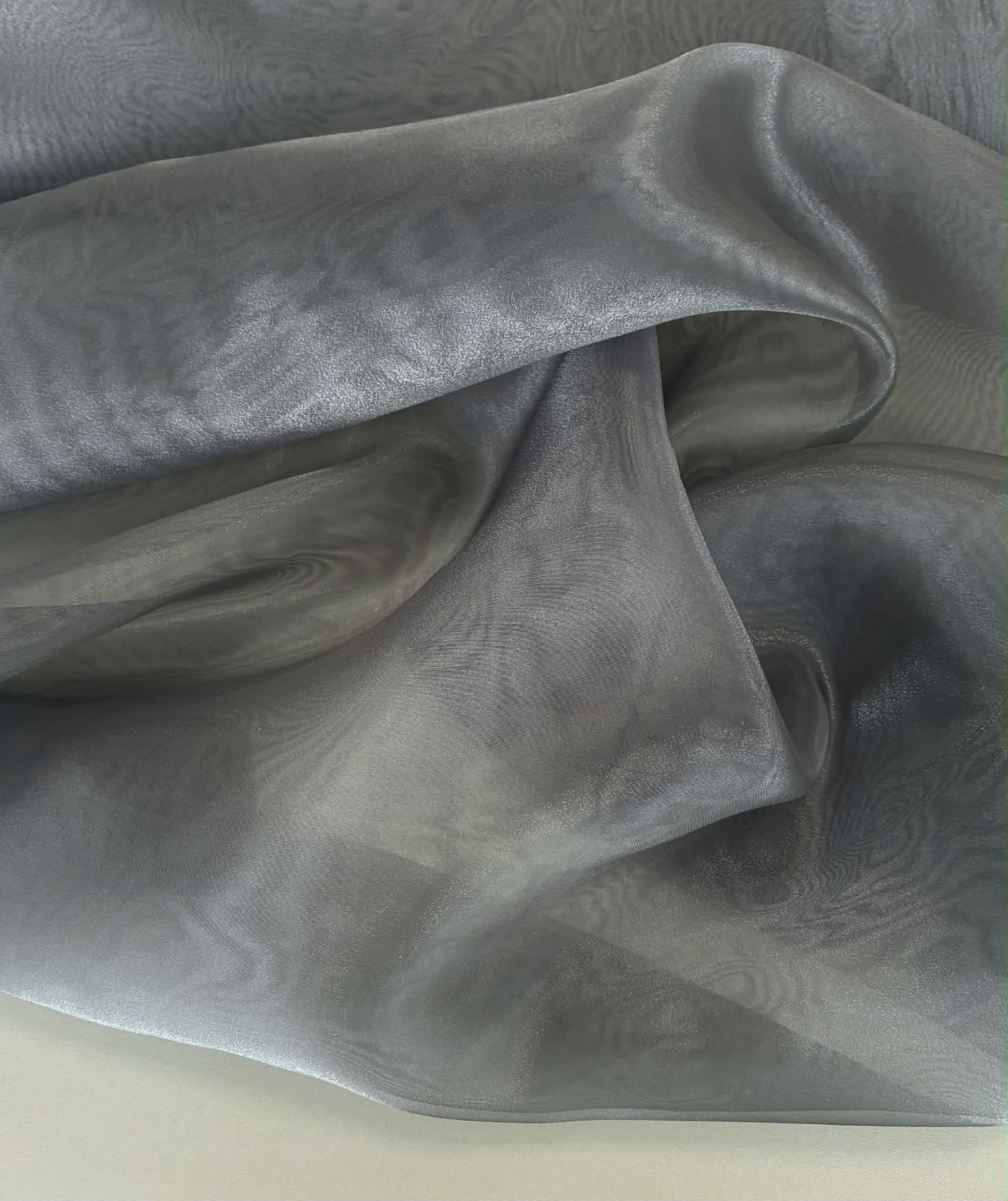 Organza Tamsiai pilka 17 Organza Tamsiai pilka 17