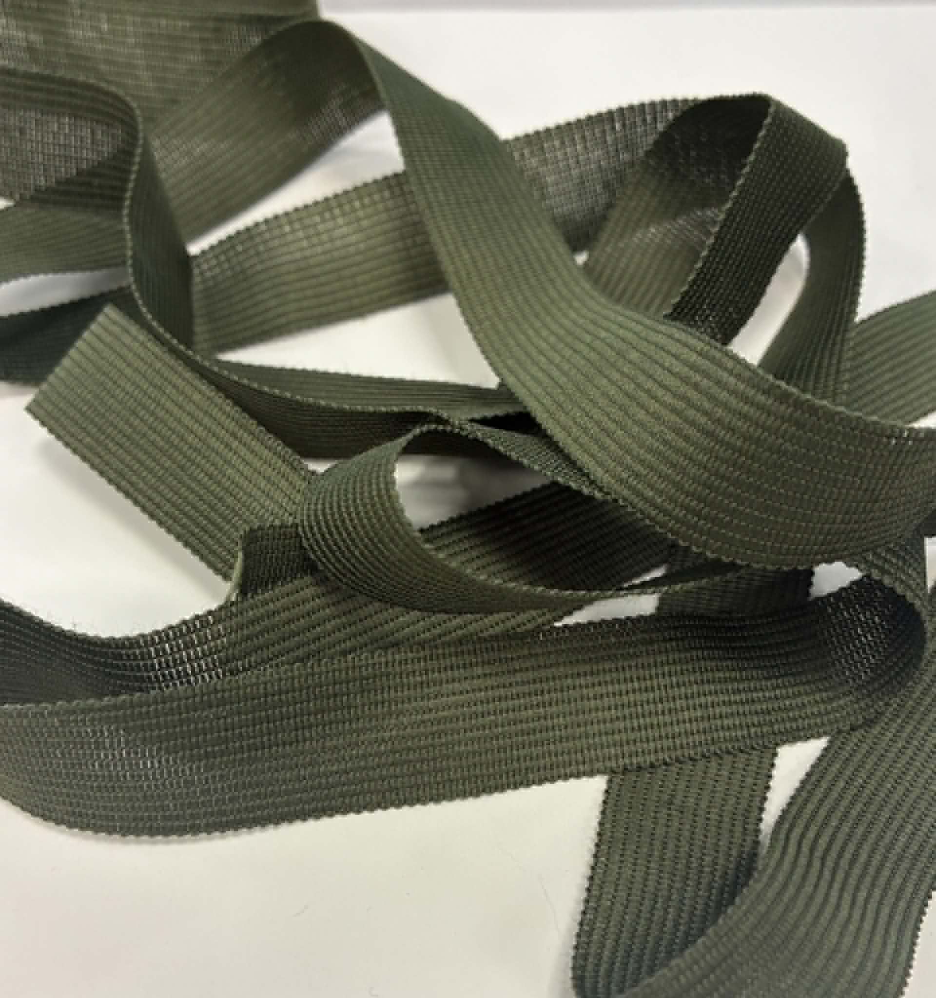 Sintetinė austa juostelė, chaki 20 mm Sintetinė austa juostelė, chaki 20 mm