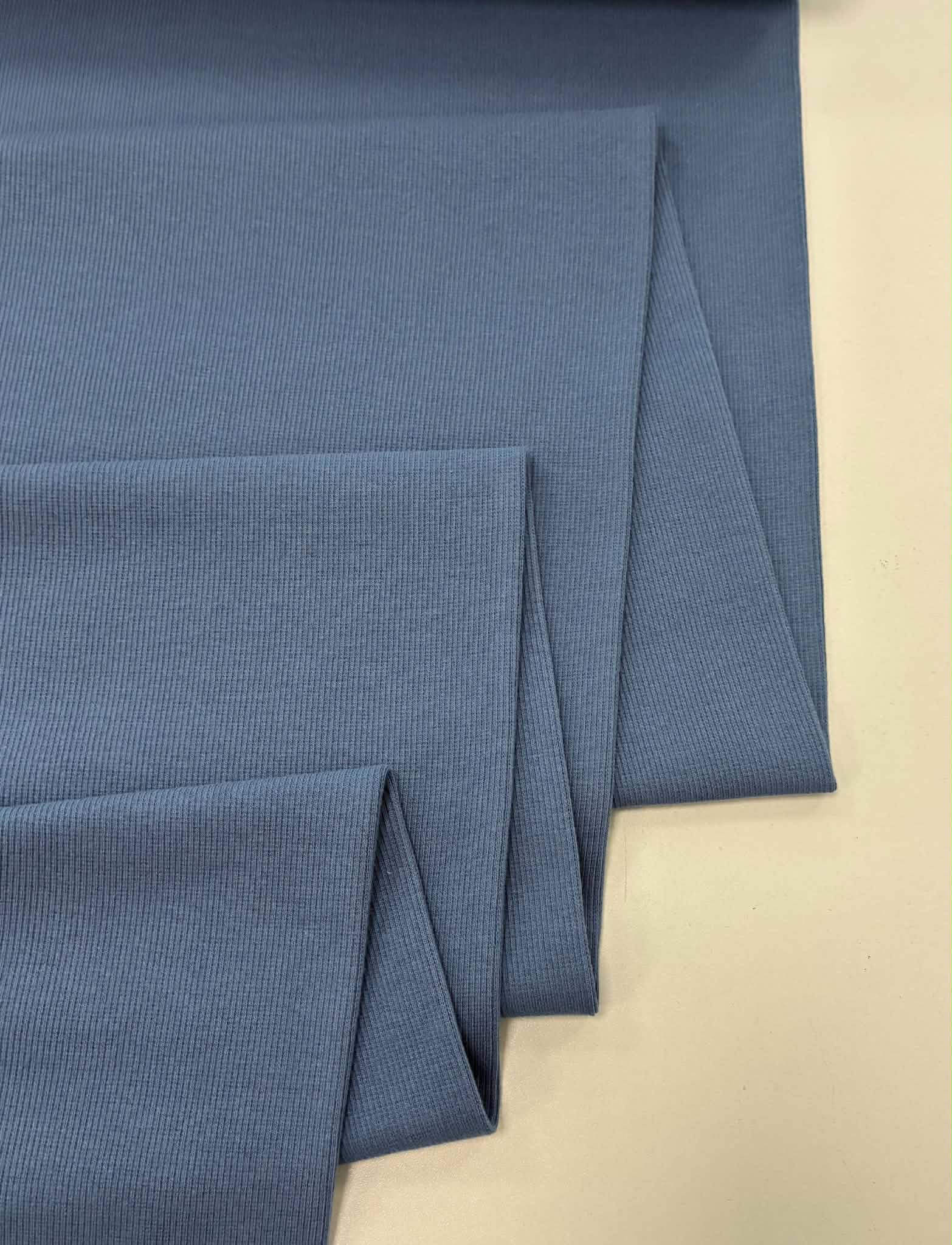 Vidutinio storumo rib trikotažas Denim mėlynumo
