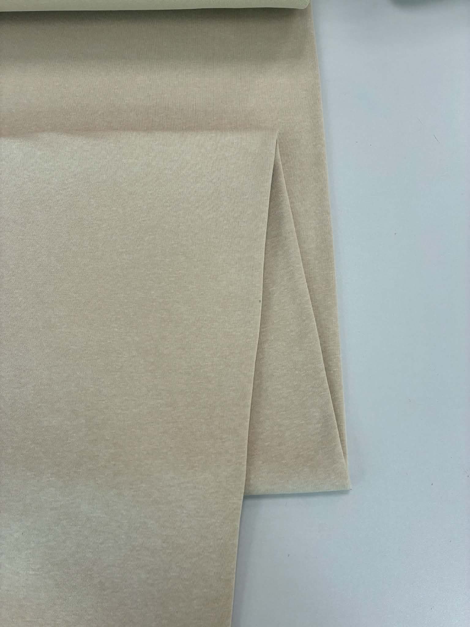 Pašiltintas, storas trikotažas Nude Pašiltintas, storas trikotažas Nude