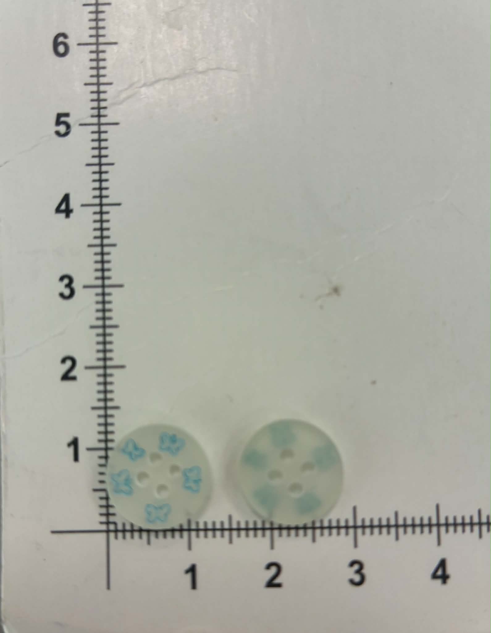 Saga su žydrais drugeliais kraštuose, maža