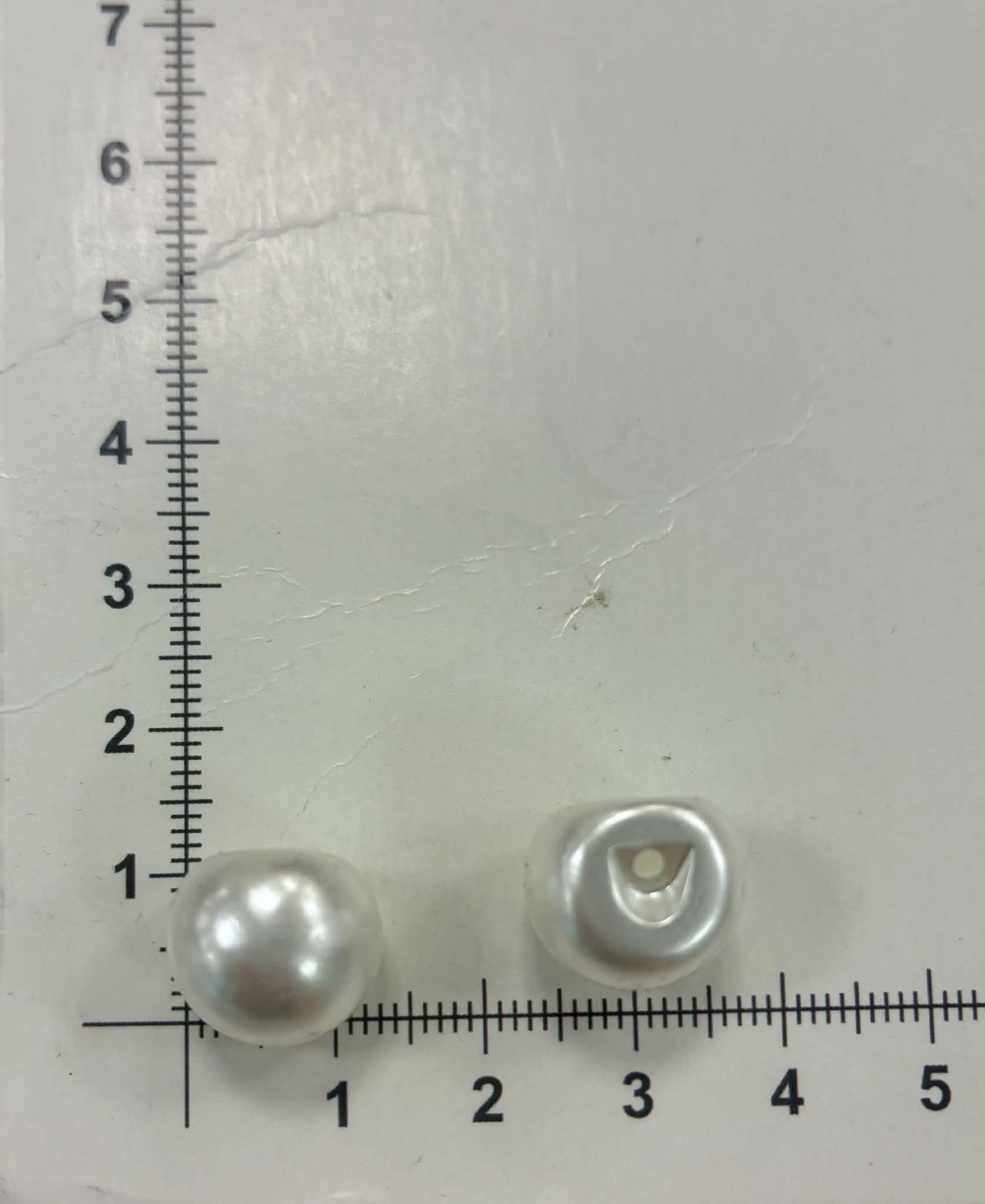 Saga perlamutrinis perliukas