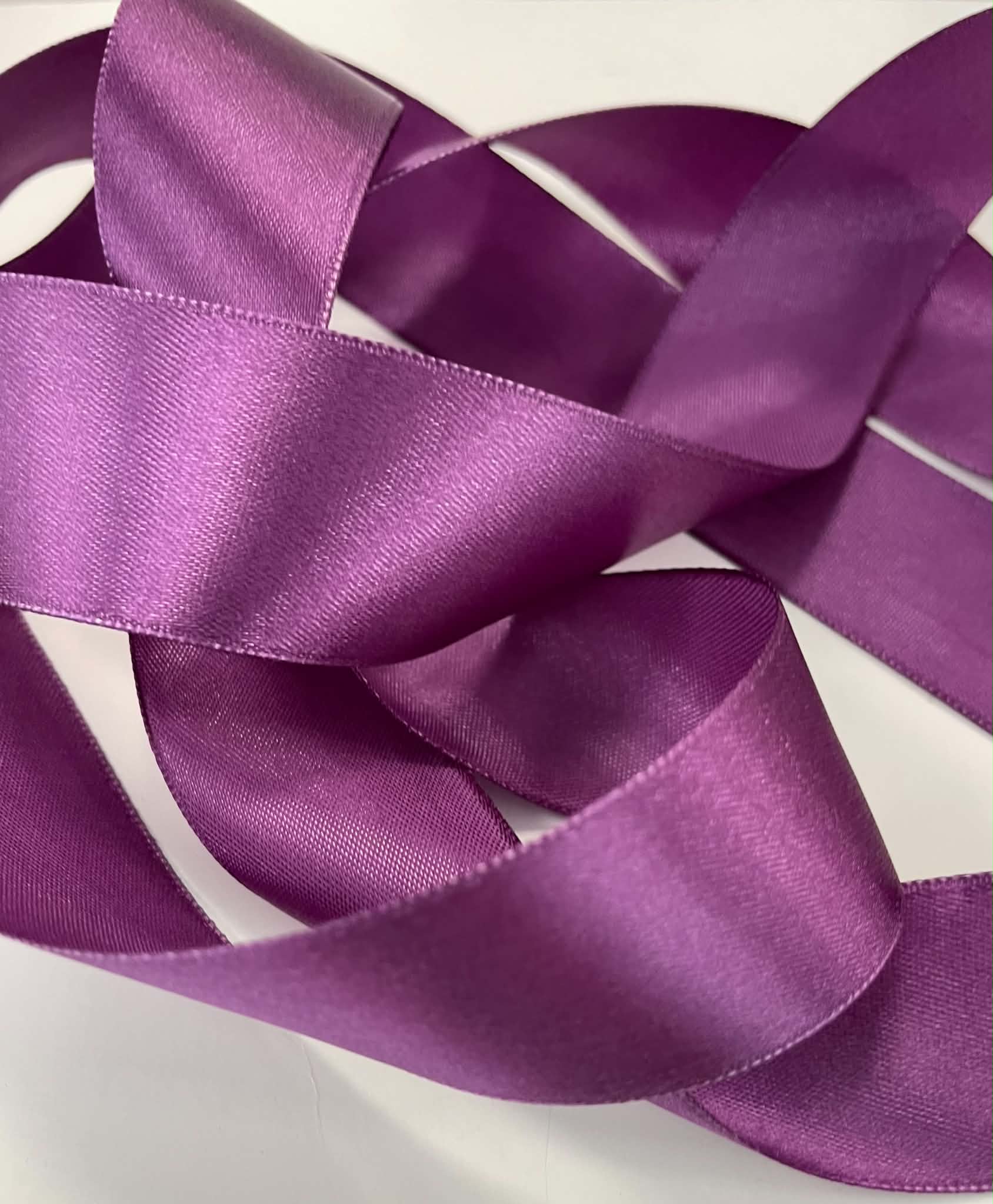 Atlasinė juostelė 30mm,violetinė Atlasinė juostelė 30mm,violetinė