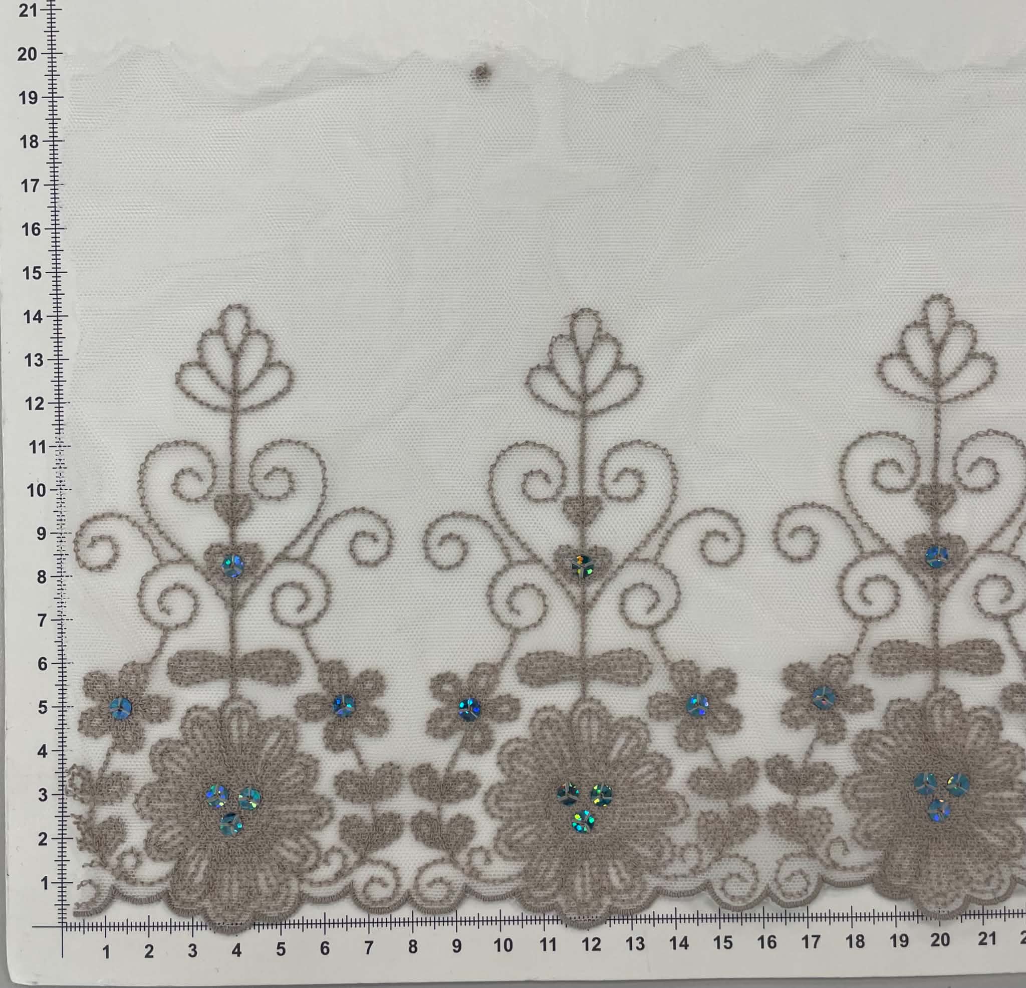 Elastinis nėrinys Pilki ornamentai GIP-131 Elastinis nėrinys Pilki ornamentai GIP-131