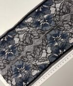 Elastinis nėrinys Juodas su mėlynomis gėlėmis GIP-180