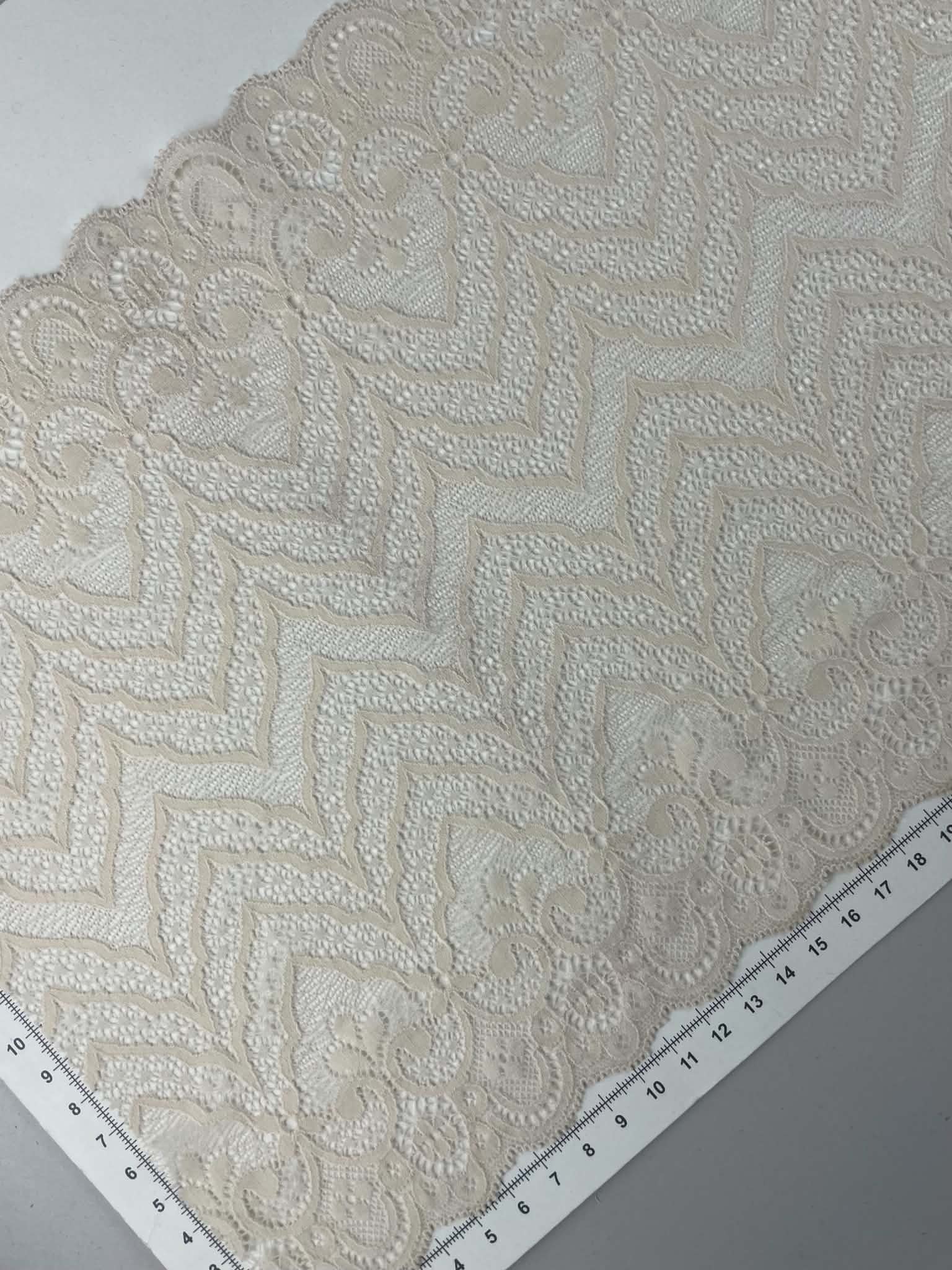 Elastinis nėrinys Kreminis GIP-167